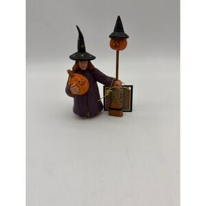 Williraye Studio 1999 Halloween Witch Figurine w/ Broom & Pumpkin WW 6003